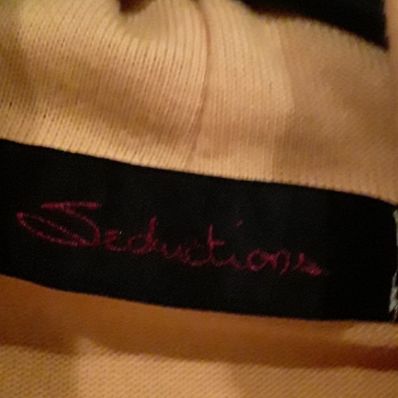 Seductions Women's Floral Shortsleeve Turtleneck - Picture 9 of 14